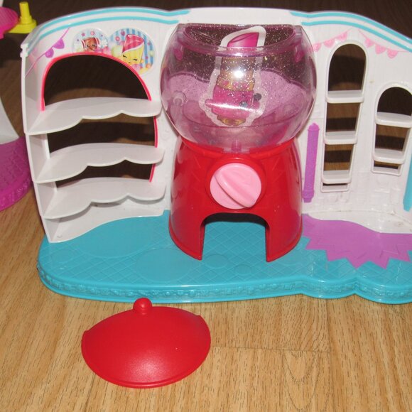 Shopkins Playsets Fashion Boutique Bakery Store Checkout Gumball Machine - Picture 3 of 8
